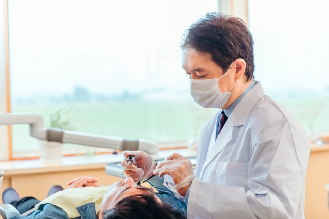 差し歯になっても矯正治療は受けられる？方法と注意点をチェック