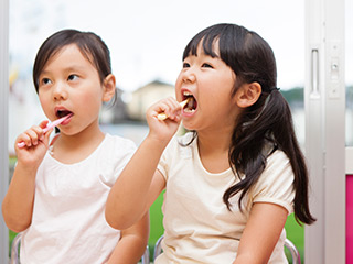 大切な歯の寿命を「油断」が縮めてしまいます