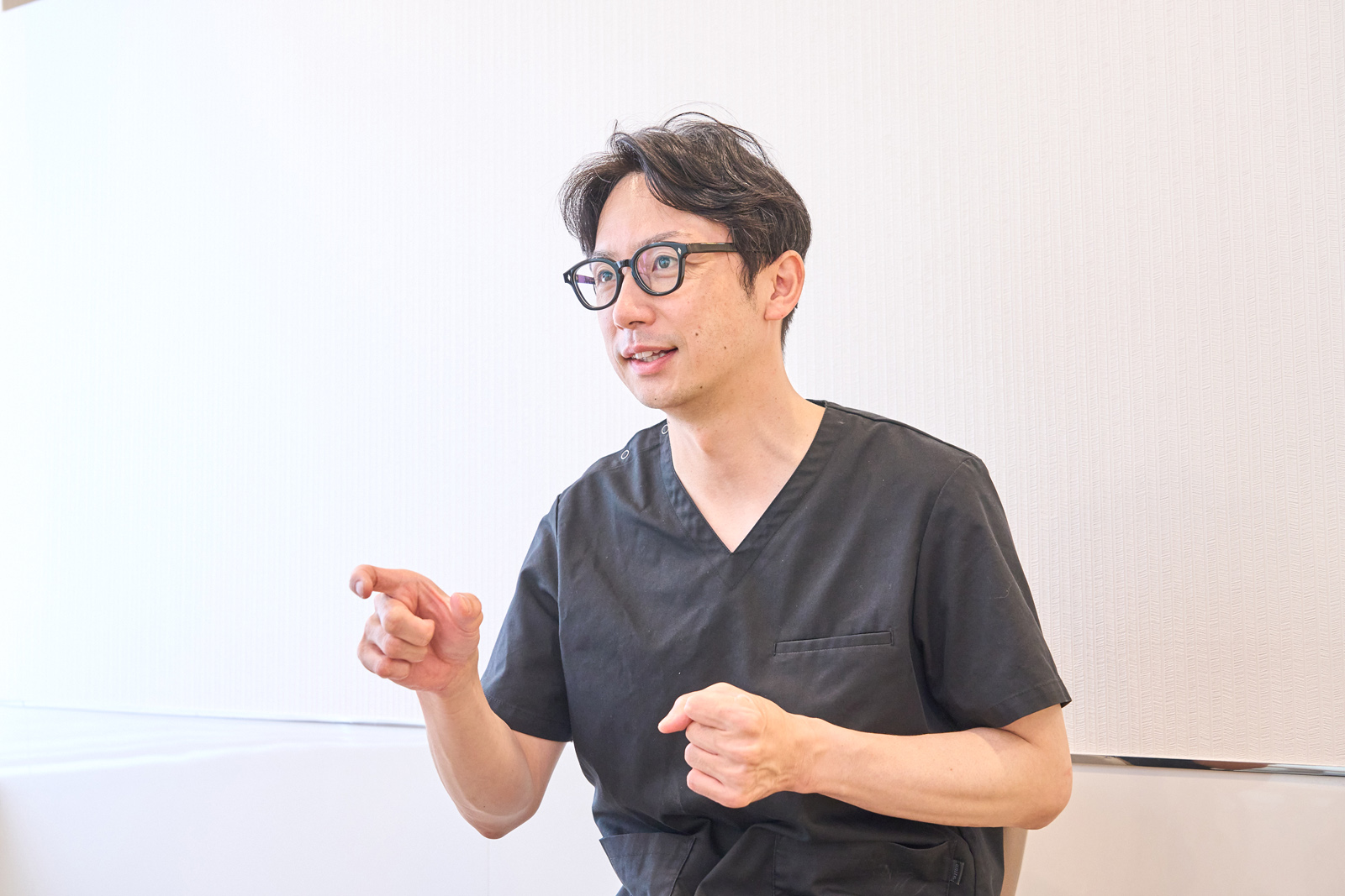 粟田先生（歯科医師）