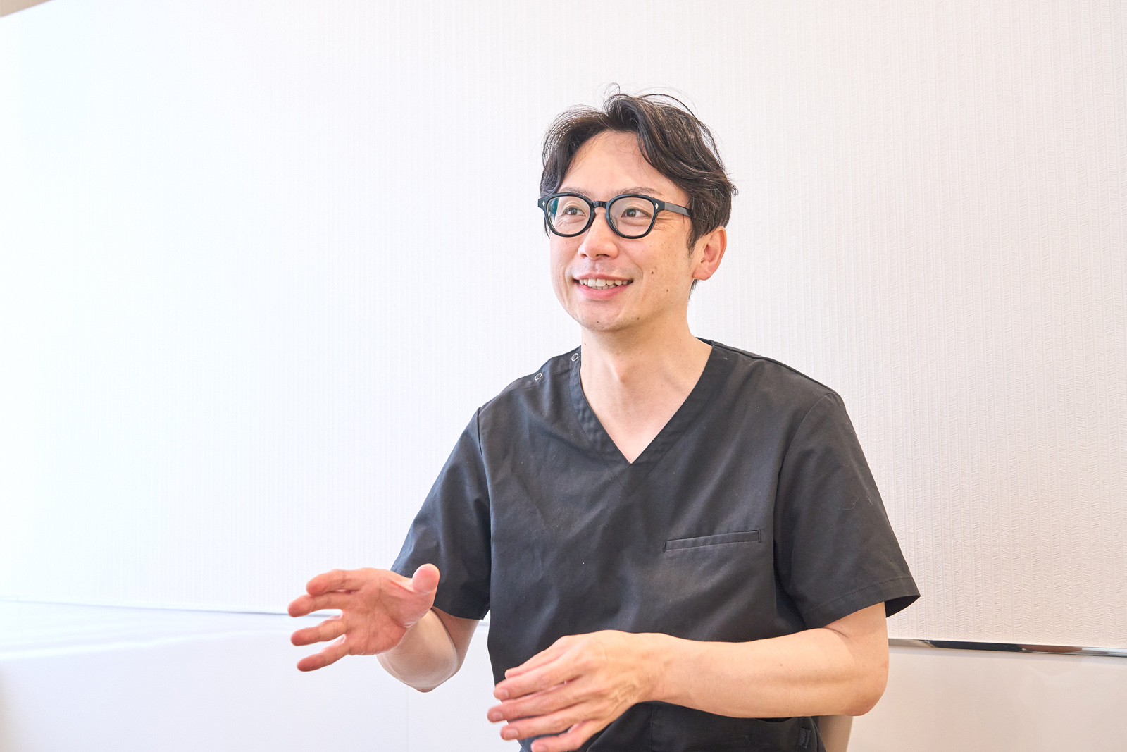 粟田先生（歯科医師）